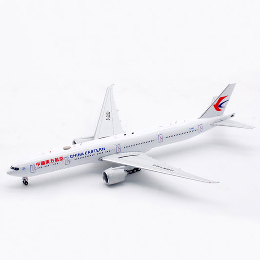Aviation 400 China Eastern Airlines Boeing 777-39PER B-2023 AV4180 with stand 1:400 Scale