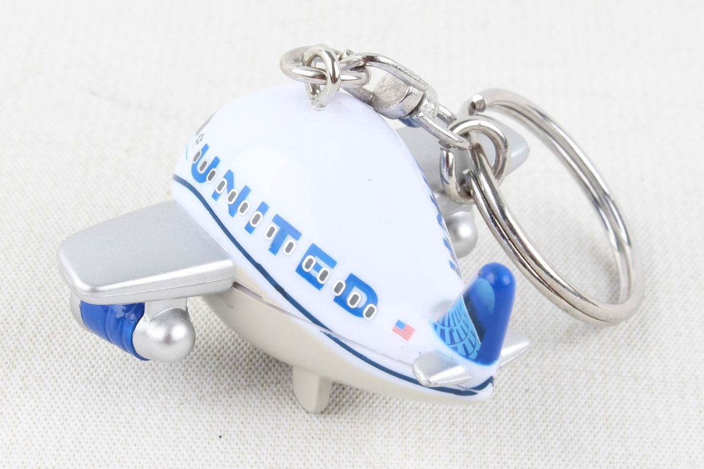 United Airlines “New Livery” Airplane Keychain W/Light & Sound