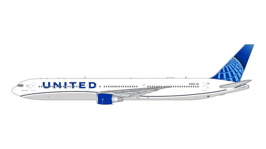 Gemini Jets United Airlines (current livery) B767-400ER N76064 GJUAL2152 1:400 Scale