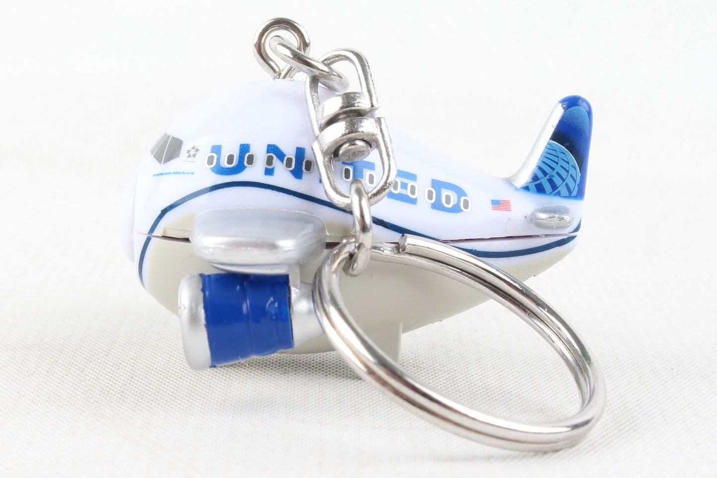 United Airlines “New Livery” Airplane Keychain W/Light & Sound