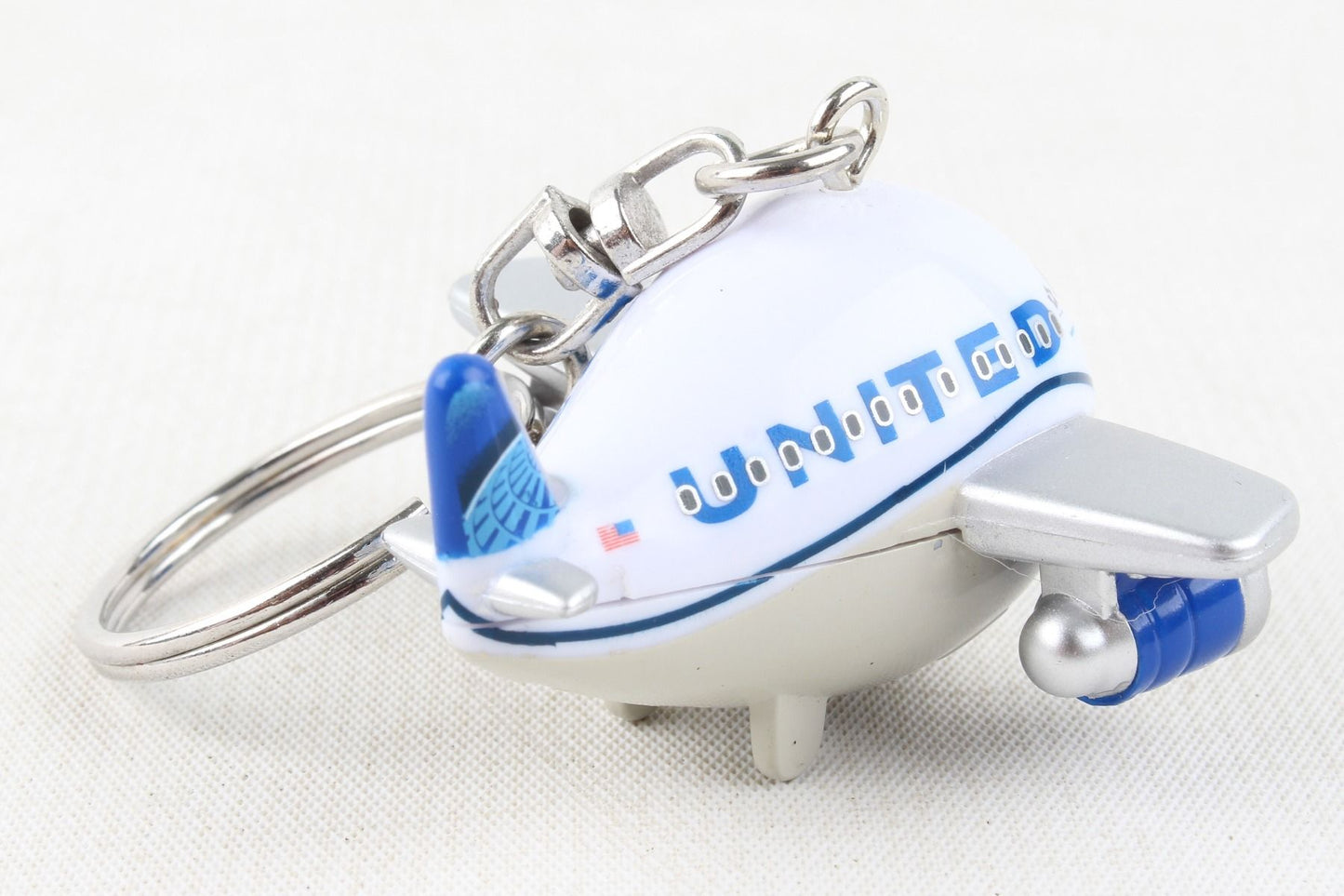 United Airlines “New Livery” Airplane Keychain W/Light & Sound