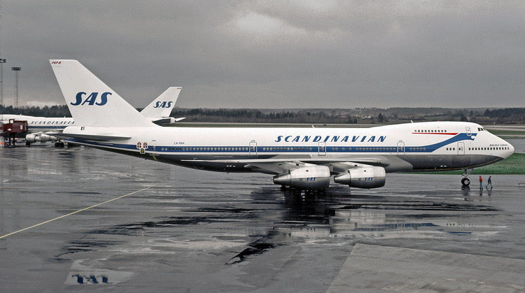 Phoenix Models SAS Airlines Boeing 747-200 Polish LN-RNA Die-Cast 11871 1:400 Scale