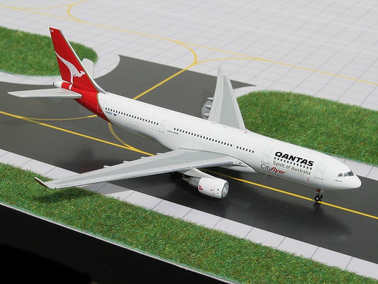 Gemini Jets Qantas Airbus A330-200 “City Flyer” reg# VH-EBA GJQFA378 1:400 Scale